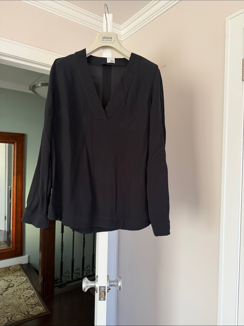 Iris & Ink Solid Black V-Neck Long Sleeve Silk Crepe Blouse - Size US 4 uk 8